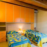 Casa Acquamarina アパートホテル アチレアーレ